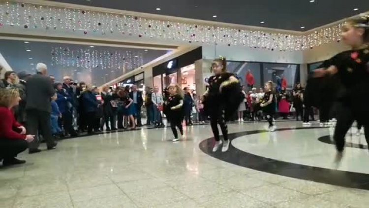 27. Finał WOŚP - Zamość 2019. Tańczy zespół Kornelki