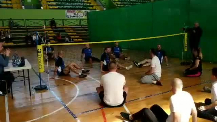 Siatkówka na siedząco w ramach wydarzenia "Życie przez całe życie"