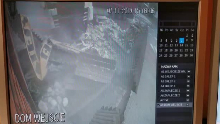 Tir wjechał do środka restauracji