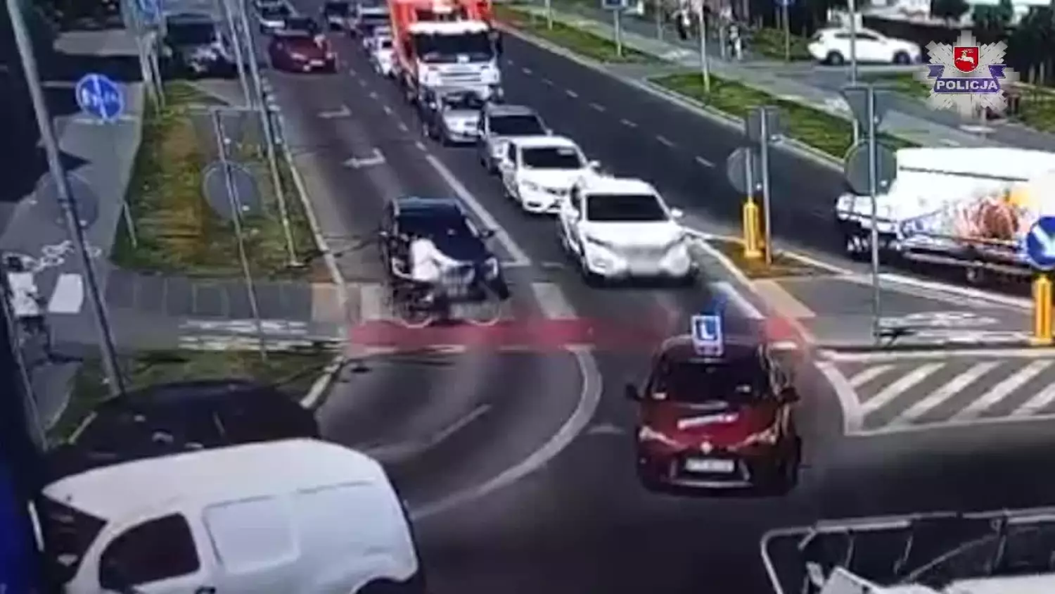 Zamość: Potrącenie cyklistki zarejestrowały miejskie kamery