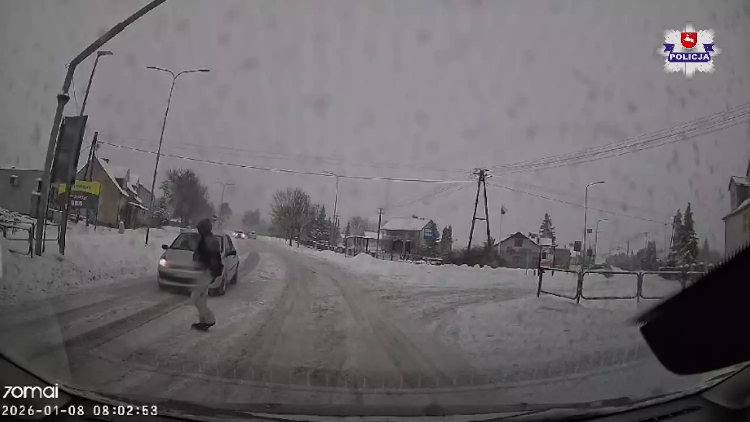 Potrącenie nastolatki na przejściu dla pieszych w Tarnawatce